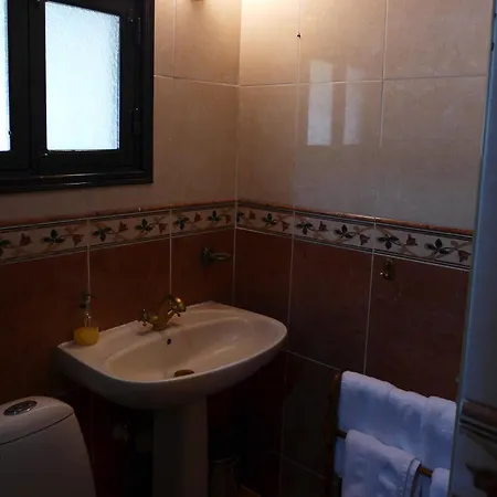 Kalimera A Lovely 1-bedroom With Ensuite And Kitchen Appartamento Limisso