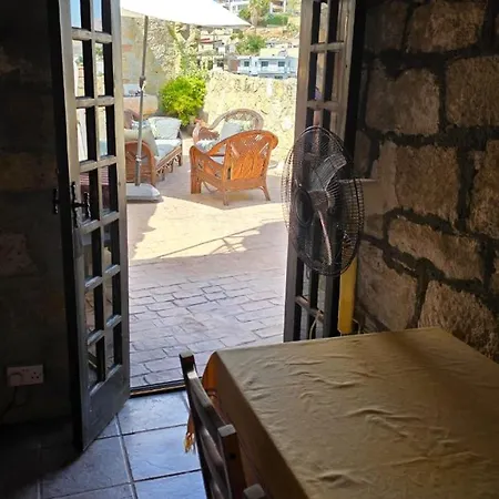 Kalimera A Lovely 1-bedroom With Ensuite And Kitchen Апартаменты Лимасол