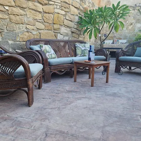 Kalimera A Lovely 1-bedroom With Ensuite And Kitchen Limassol