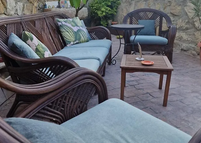 Kalimera A Lovely 1-bedroom With Ensuite And Kitchen